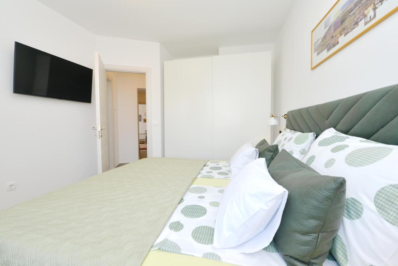 Apartman Junona - Poluotok Na Dlanu Zara Esterno foto
